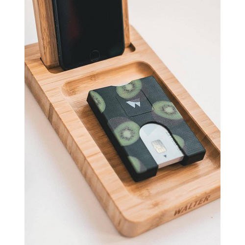 Walter Wallet plastični držač kartica (novčanik) Crni Kiwi