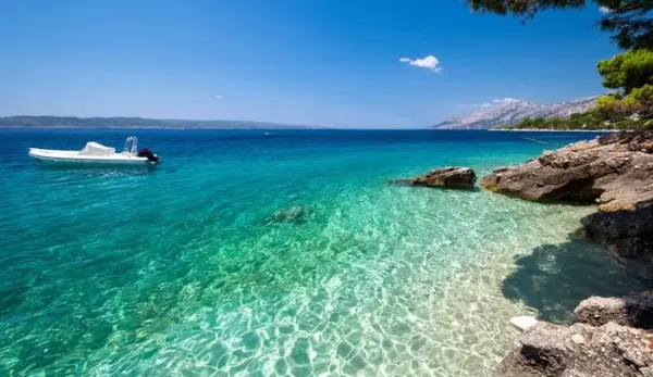 Najlepše plaže u Hrvatskoj za letovanje sa decom 5 Baška Voda Hrvatska