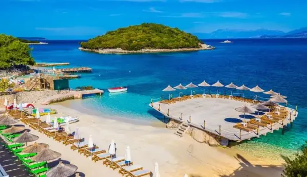 Najlepše plaže u Albaniji: bezbedne, mirne i pristupačne 2 Ksamil Albanija