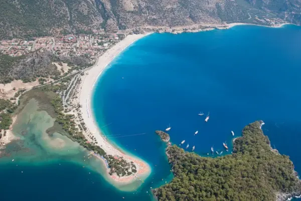Najlepše plaže u Turskoj za studente i porodice sa decom 1 Oludeniz Plaža