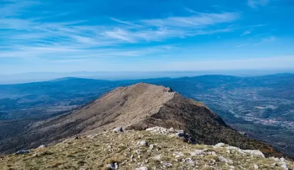 Najlepše planinarske destinacije u Srbiji za porodične izlete 1 Rtanj
