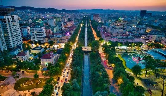 Jeftiniji evropski gradovi za putovanja 2025: Vodič za pristupačne avanture 6 Tirana, Albanija