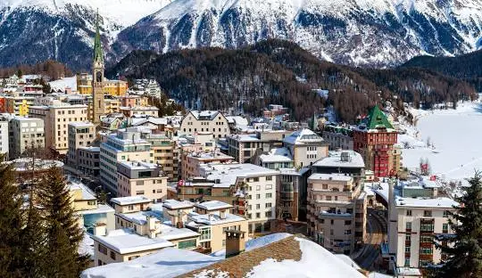 Najbolje ski destinacije u Evropi: Vodič za savršenu zimsku avanturu 1 Sv. Moritz Švajcarska